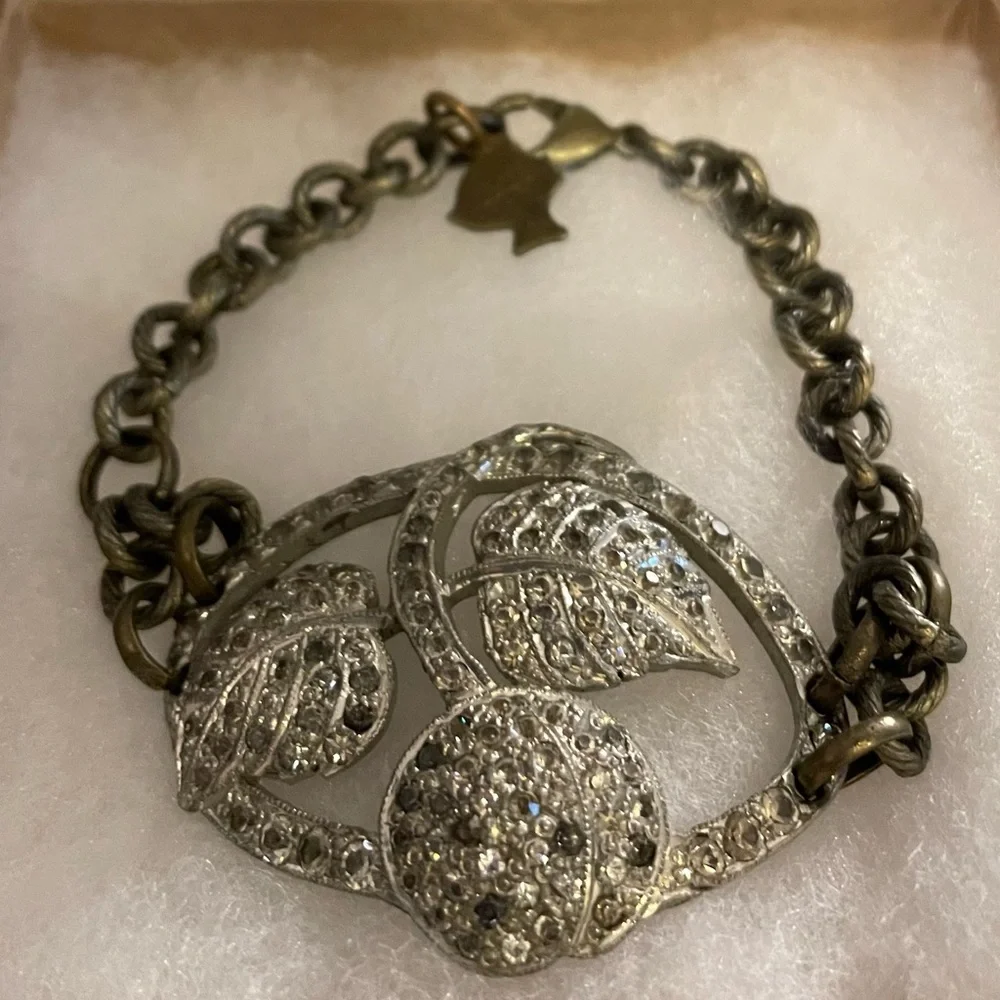 Angel Court Vintage Crystal Cherry Buckle Bracelet